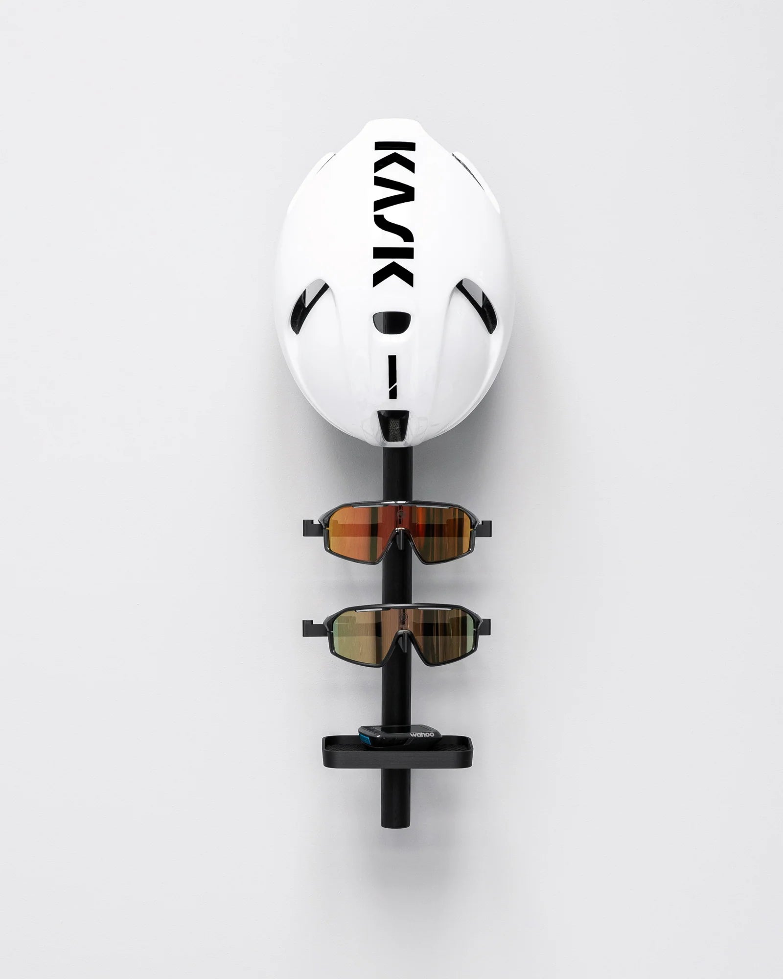 TONS Rack F｜おしゃれな壁掛けサイクルギア収納ラック｜トライアスリート＆ロードバイク乗りに最適 | CYCLISM