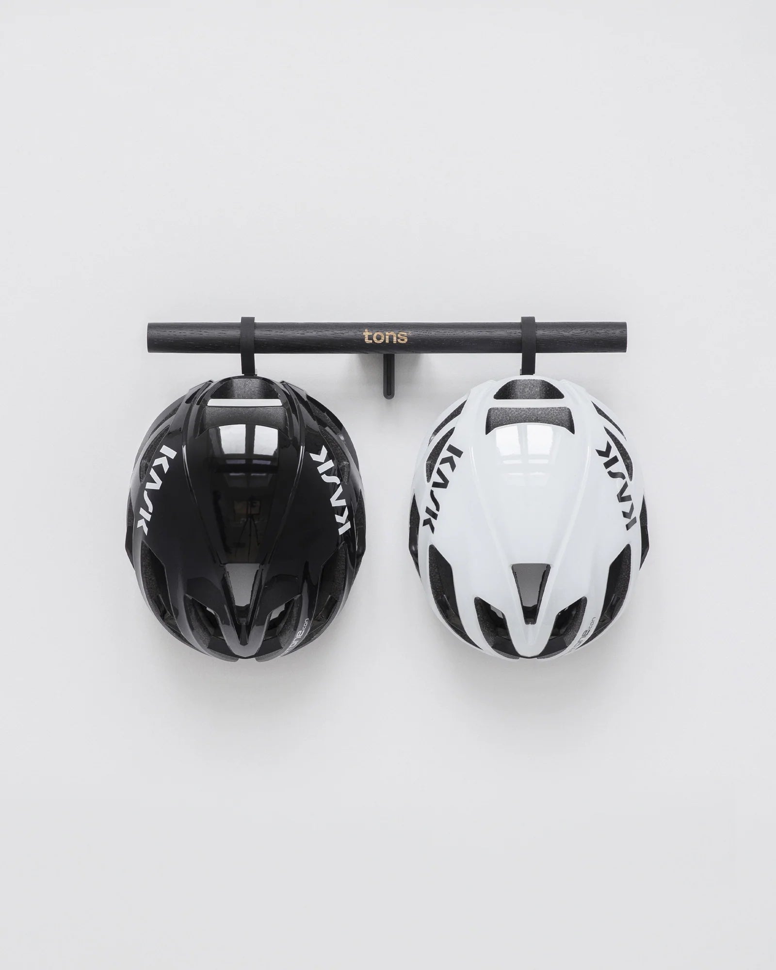 TONS Short Bar B｜自転車ヘルメット収納に最適な壁掛けラック｜トライアスリート＆ロードバイク乗りに最適 | CYCLISM