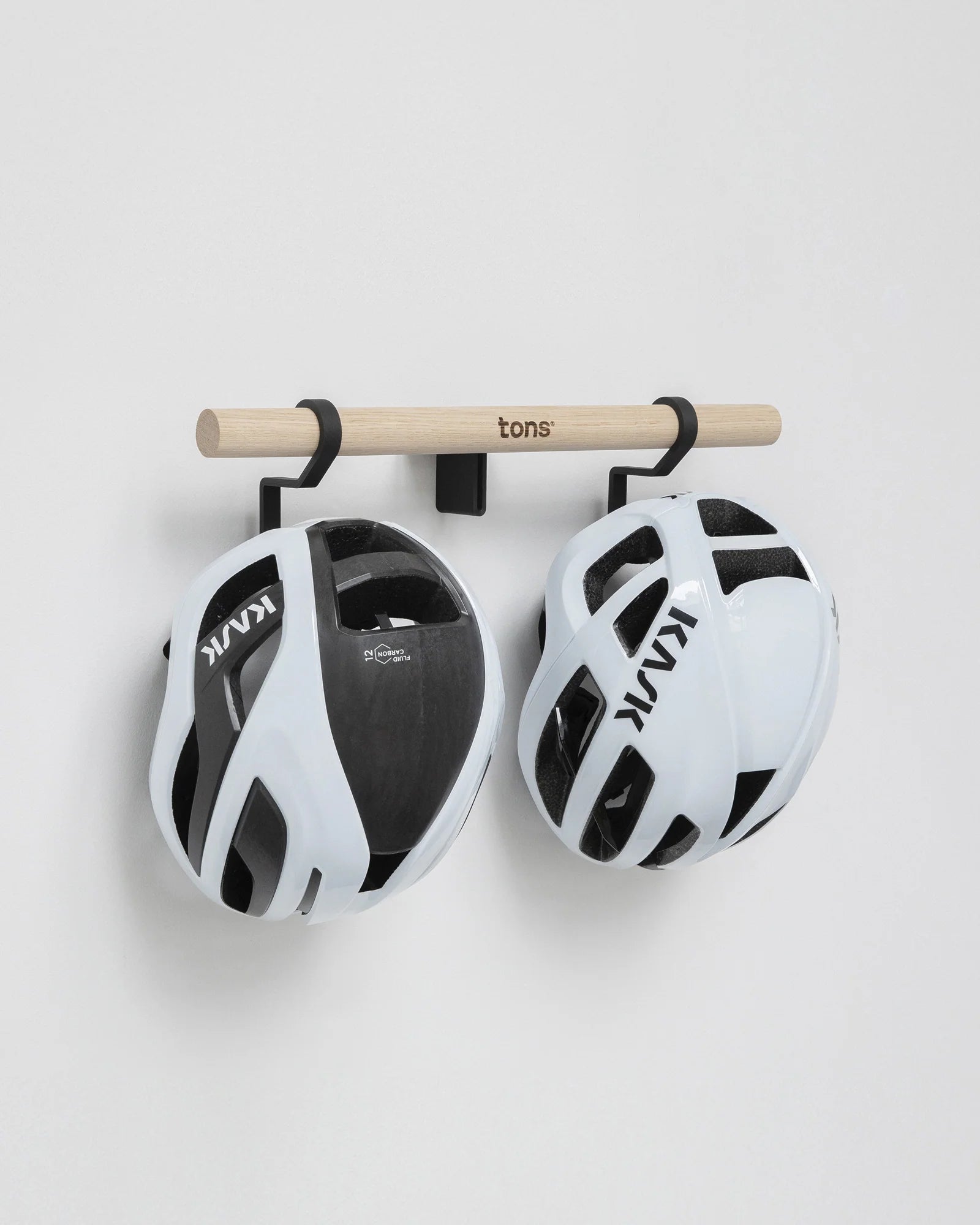 TONS Short Bar B｜自転車ヘルメット収納に最適な壁掛けラック｜トライアスリート＆ロードバイク乗りに最適 | CYCLISM