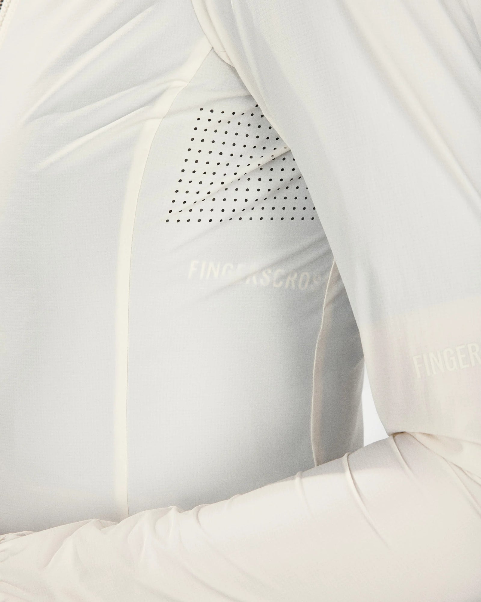 FINGERSCROSSED ウィメンズ サイクル ウィンドジャケット｜Antique Cream 防風撥水｜CYCLISM