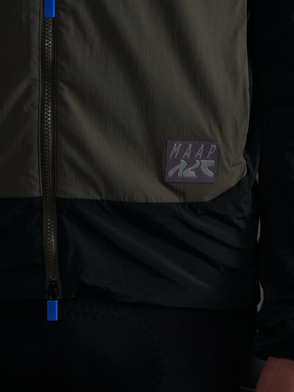 MAAP Alt_Road™ レディース インサレーテッドサイクルジャケット ブラック | 軽量・保温・パッカブルデザイン | CYCLISM