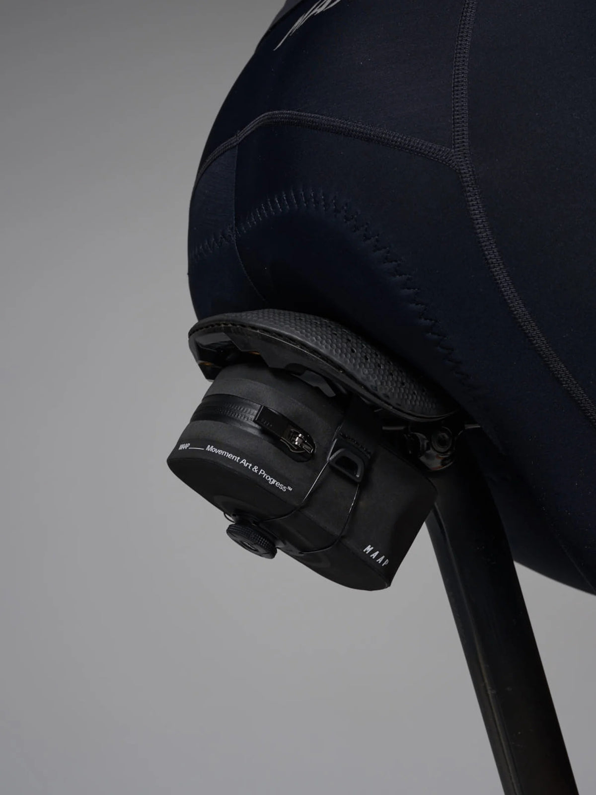 MAAP Shield Saddle Bag Small Black｜防水サドルバッグ・ダイヤル固定・超軽量51g｜CYCLISM