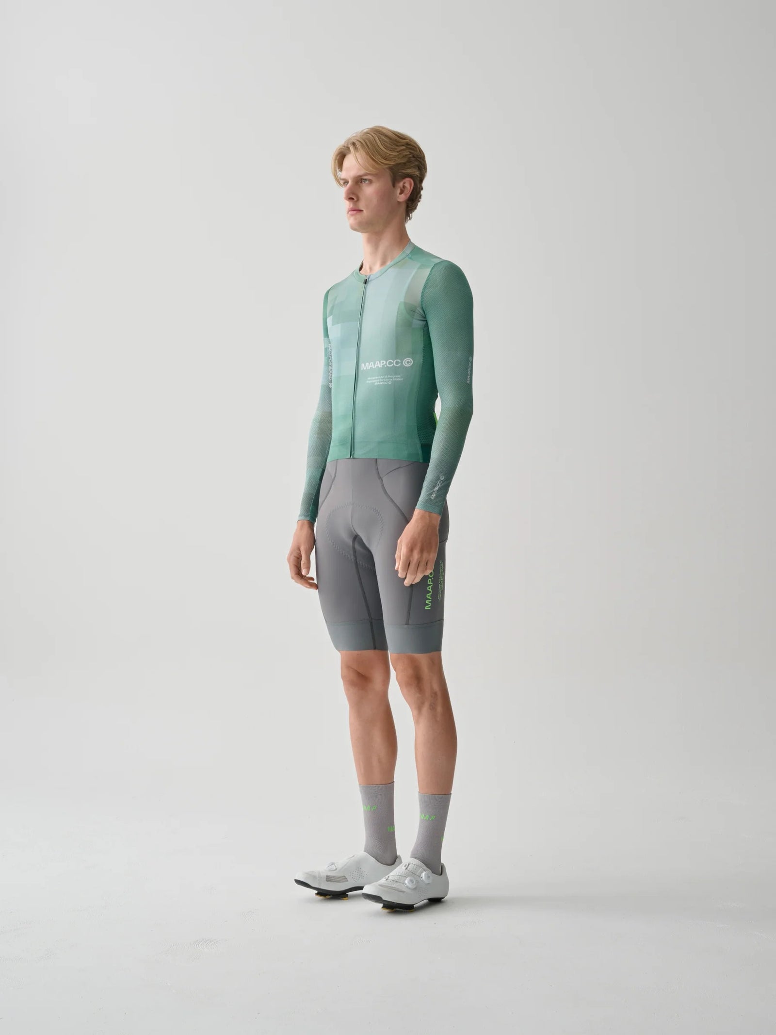 MAAP Blur チームカーゴビブ EVO シャドウ | パフォーマンスと機能性 | サイクリングビブショーツ | CYCLISM