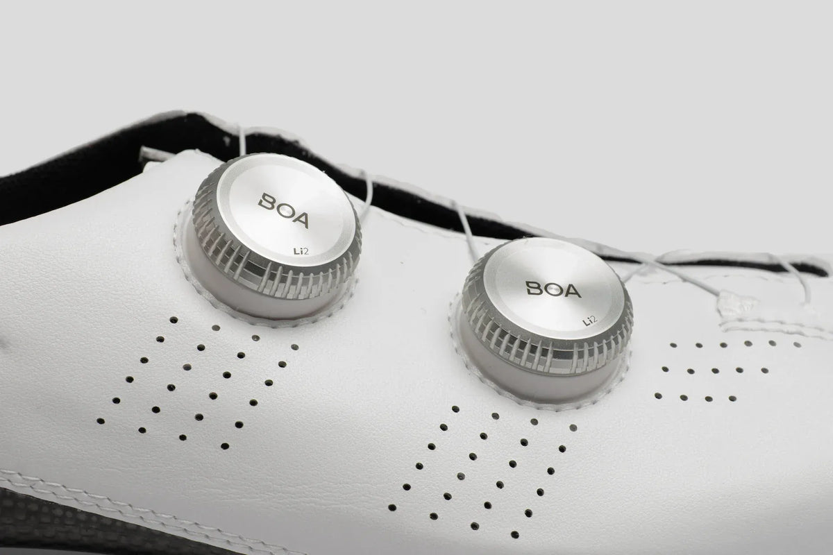 Nimbl ULTIMATE EXCEED White & Silver サイクルロードシューズ | CYCLISM