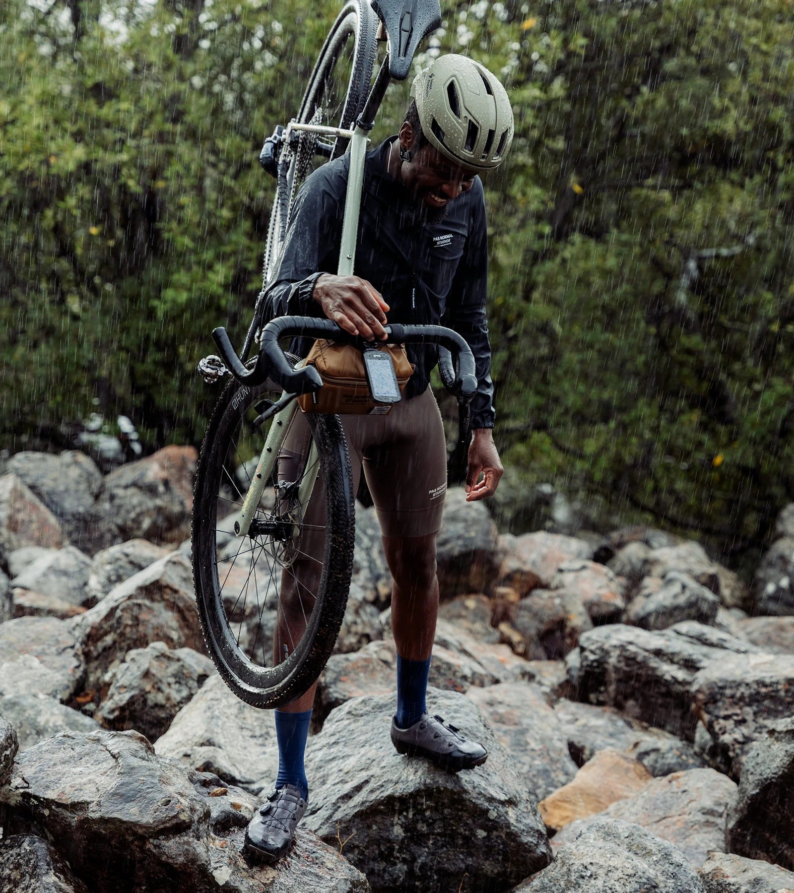 QUOC Gran Tourer XC チャコール｜グラベル & XC MTBシューズ