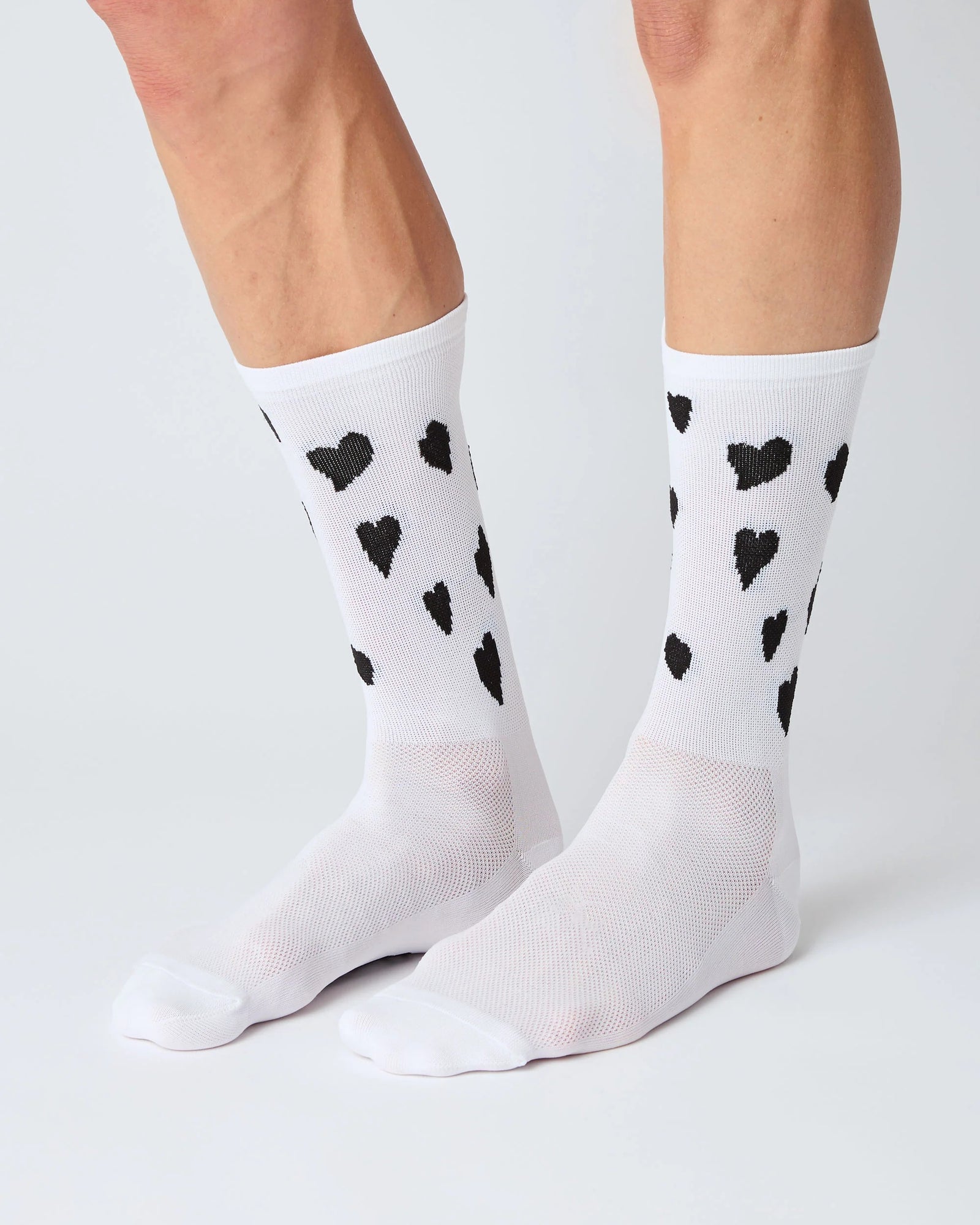 FINGERSCROSSED サイクルソックス #CLASSIC TRIP BLACK HEARTS ホワイト｜夏限定｜CYCLISM