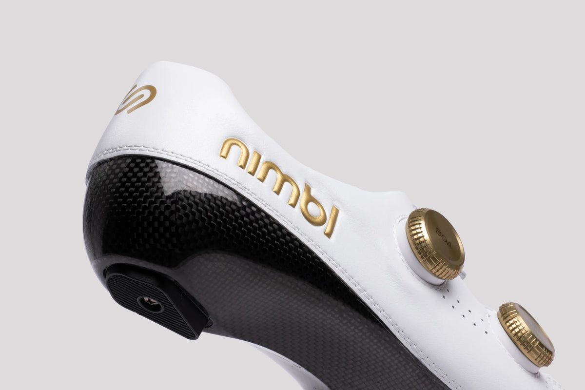 Nimbl Ultimate Glide White/Gold サイクリングシューズ | 高性能・軽量・カーボンシャーシ | CYCLISM