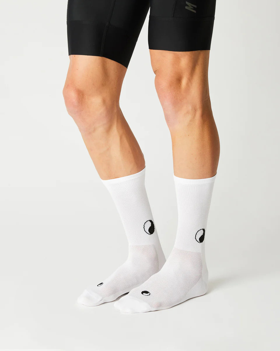 Fingerscrossed サイクルソックス #13_03 Yin & Yang White | CYCLISM