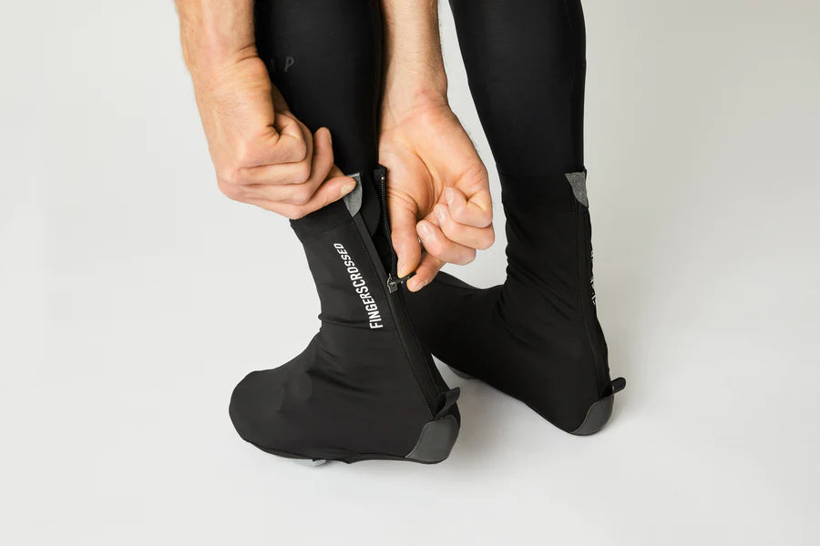 Fingerscrossed サイクルオーバーシューズ Black | CYCLISM