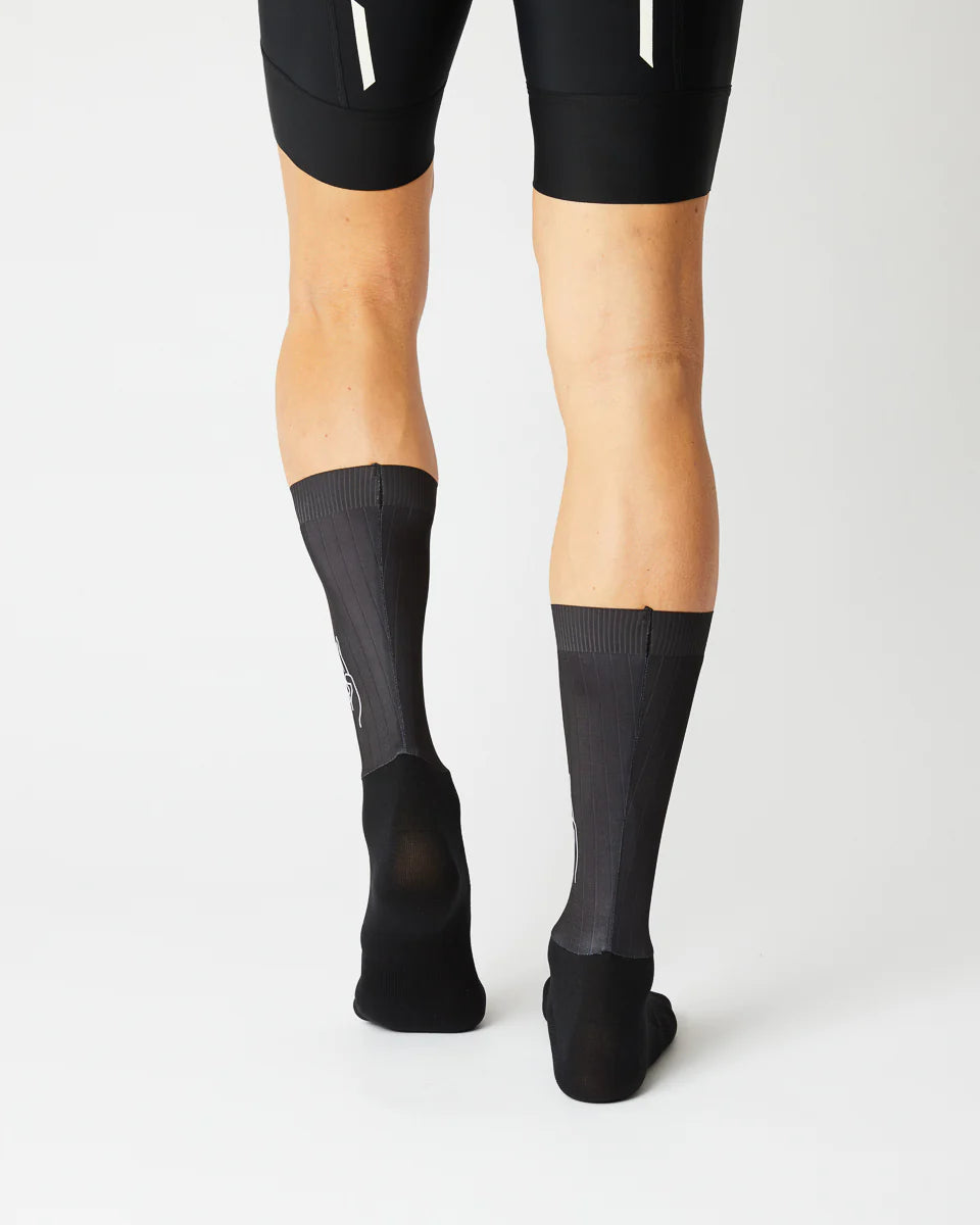 Fingerscrossed #Aero Logo Black サイクルソックス | CYCLISM