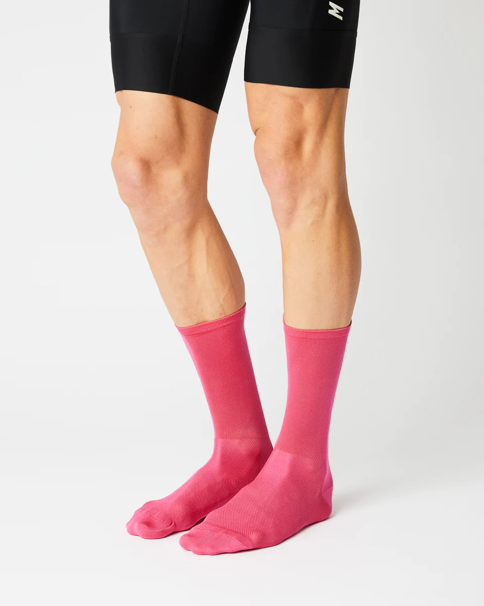 Fingerscrossed サイクリングソックス #020 Classic Raspberry | CYCLISM