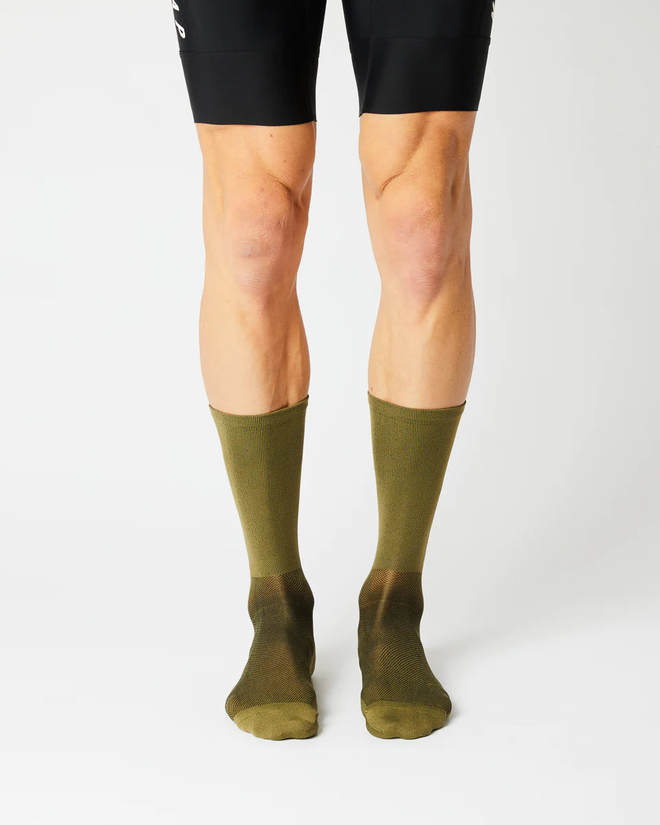 Fingerscrossed サイクルソックス #008 Classic Olive | CYCLISM