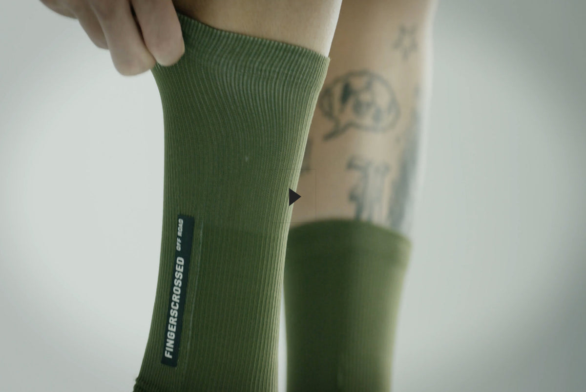 Fingerscrossed #OFF Road Mittelscharf サイクルソックス  | CYCLISM