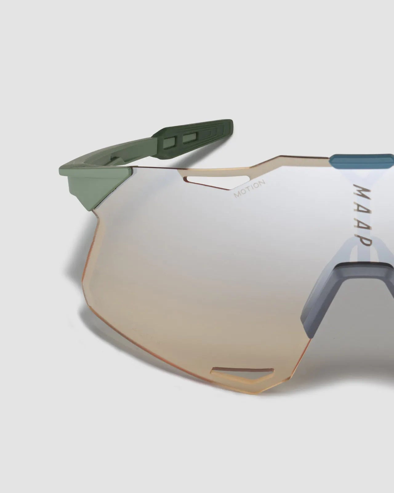 最新デザインの 100percent Hypercraft フォトクロミックサングラス